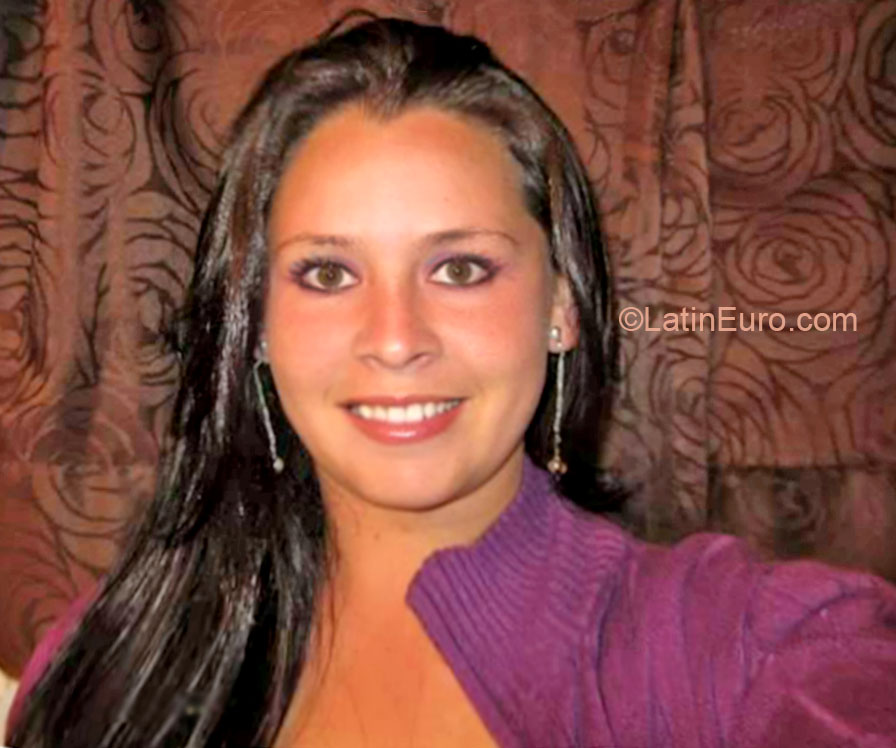 Date this nice looking Colombia girl Vanessa from Bogota CO16658