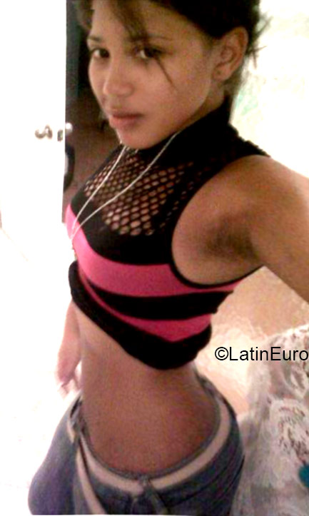 Date this sultry Dominican Republic girl Yilda from Santiago DO20893
