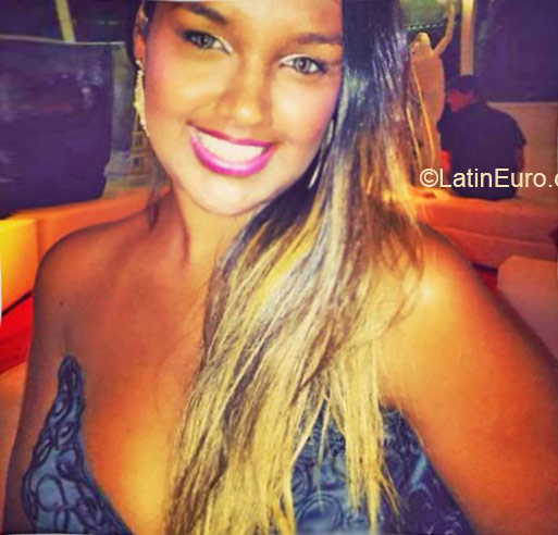 Date this lovely Brazil girl Fernanda from Rio De Janeiro BR9162