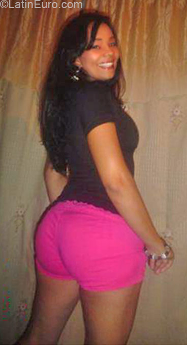 Date this young Colombia girl Derleng from Cali CO16773