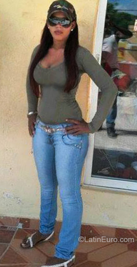 Date this young Dominican Republic girl Luisana from Santo Domingo DO21204