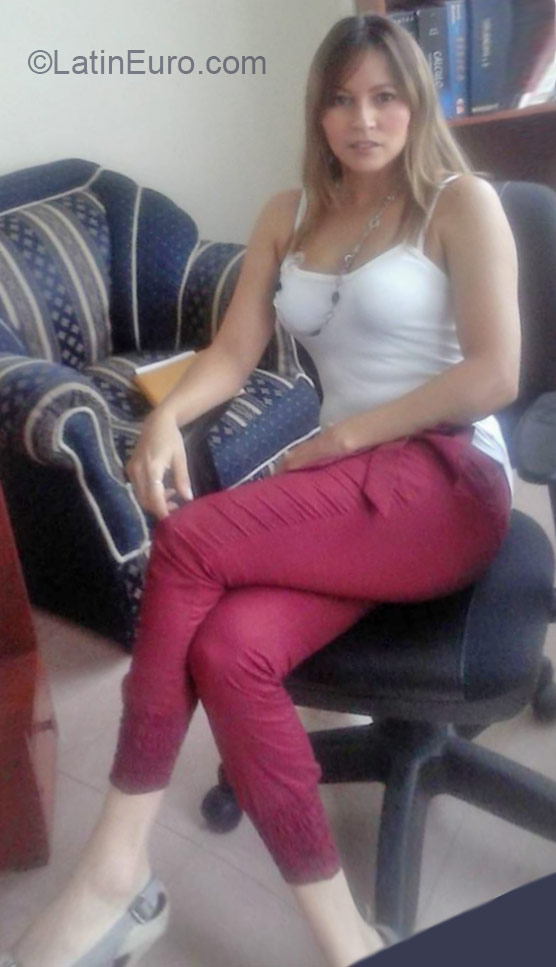 Date this cute Colombia girl Bibiana from Bogota CO16929