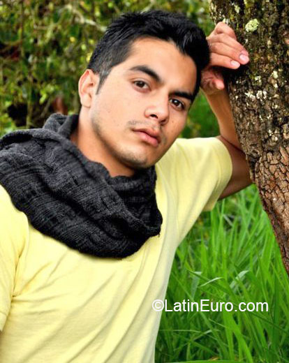 Date this tall Colombia man Juan from Medellin CO16935