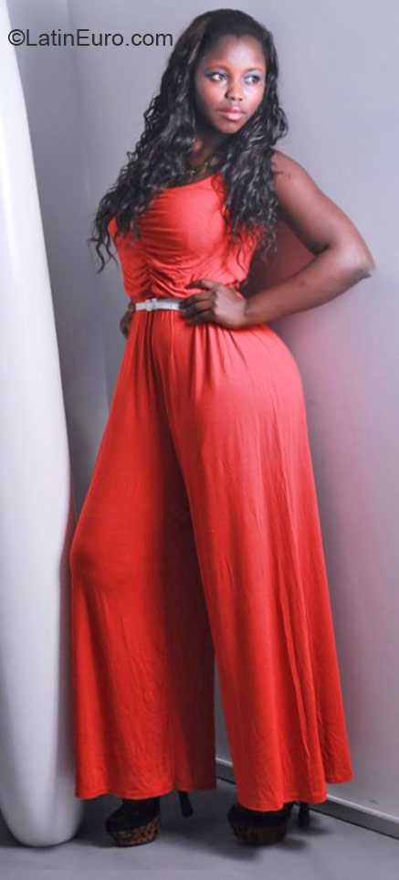 Date this stunning Angola girl Luisa from Luanda AO78
