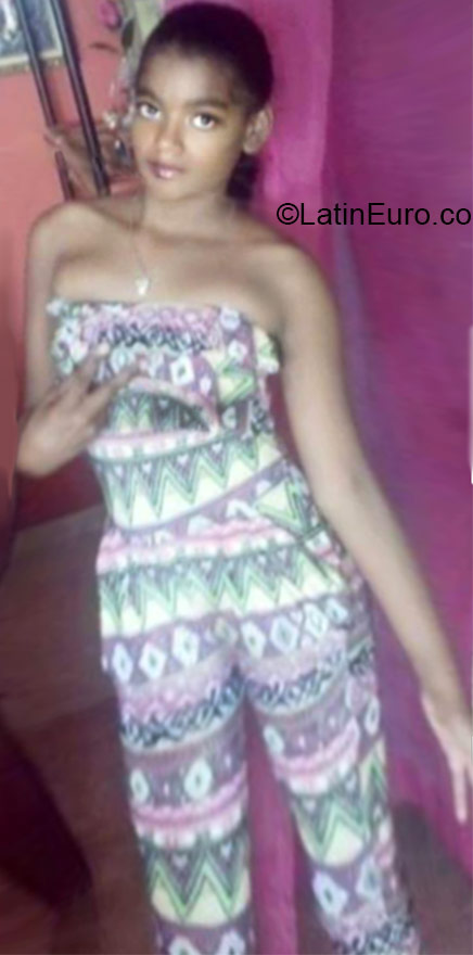 Date this cute Dominican Republic girl Yusmeiry from La Romana and Santo Domingo DO21349