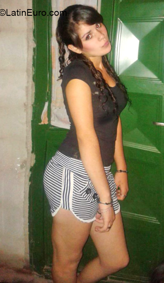 Date this funny Dominican Republic girl Carina from Santo Domingo DO21566