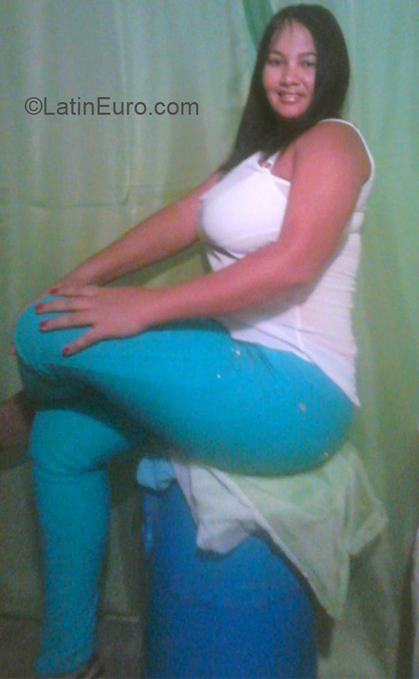 Date this lovely Dominican Republic girl Alexandra from Santo Domingo DO21643
