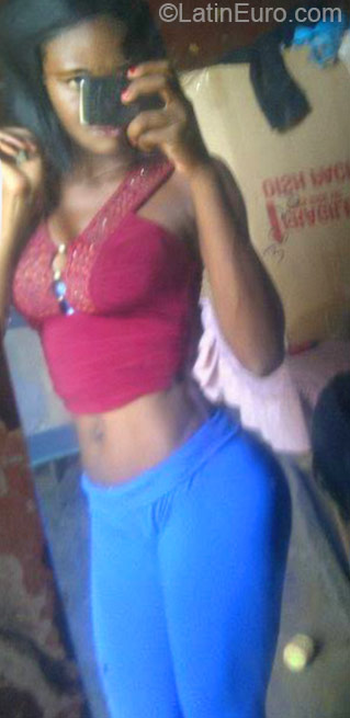 Date this georgeous Dominican Republic girl Carla from Santo Domingo DO21690