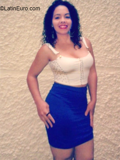 Date this good-looking Colombia girl Yirledis from Medellin CO17179