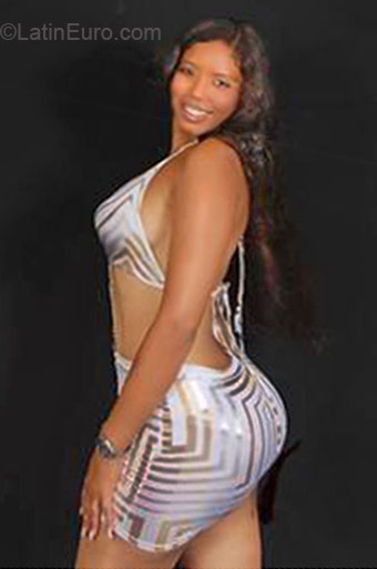 Date this sensual Dominican Republic girl Andilis from Santo Domingo DO21788