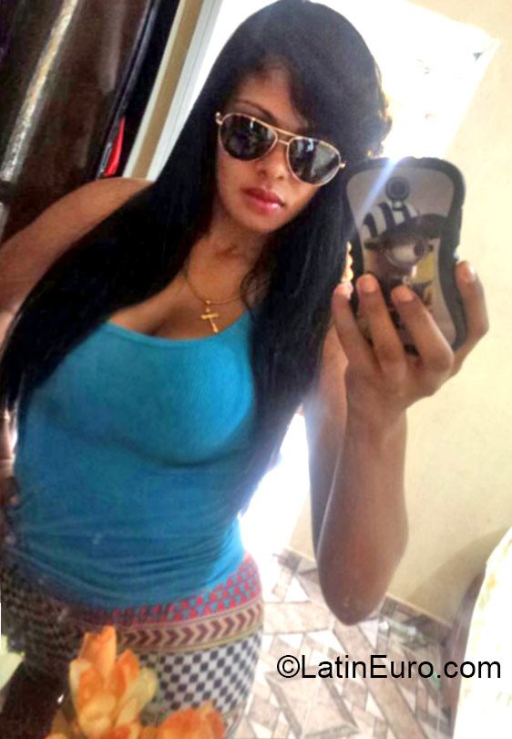 Date this georgeous Dominican Republic girl Dahiany from Santo Domingo DO21907