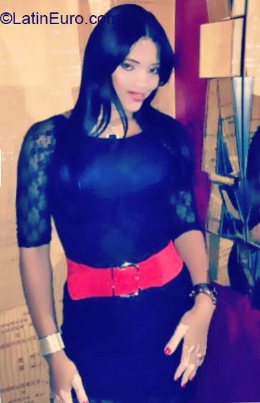 Date this sultry Dominican Republic girl Nicole from Santiago DO21975