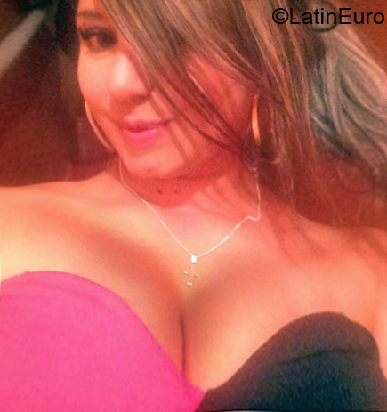 Date this lovely Colombia girl Paola from Bogota CO17318