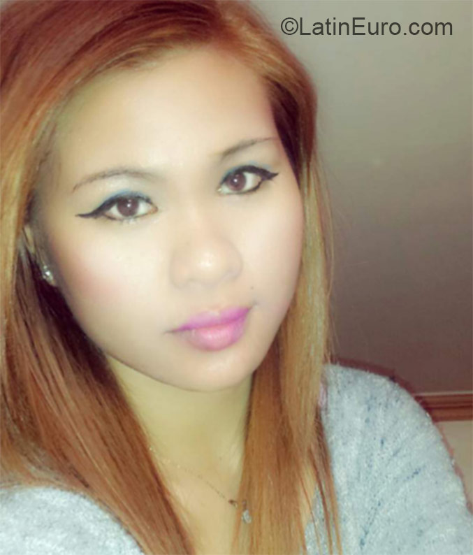 Date this hard body Philippines girl Ahleia from Caloocan City PH770
