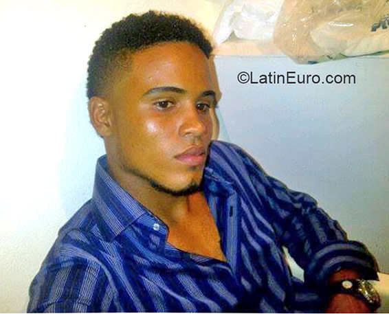 Date this gorgeous Dominican Republic man Miguel from Santo Domingo DO22181
