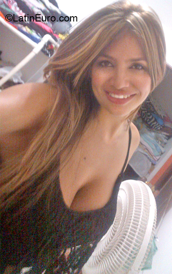 Date this delightful Colombia girl Sofia from Barranquilla CO17472