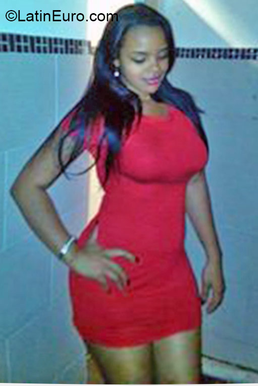 Date this young Dominican Republic girl Alexandra from Santo Domingo DO22327
