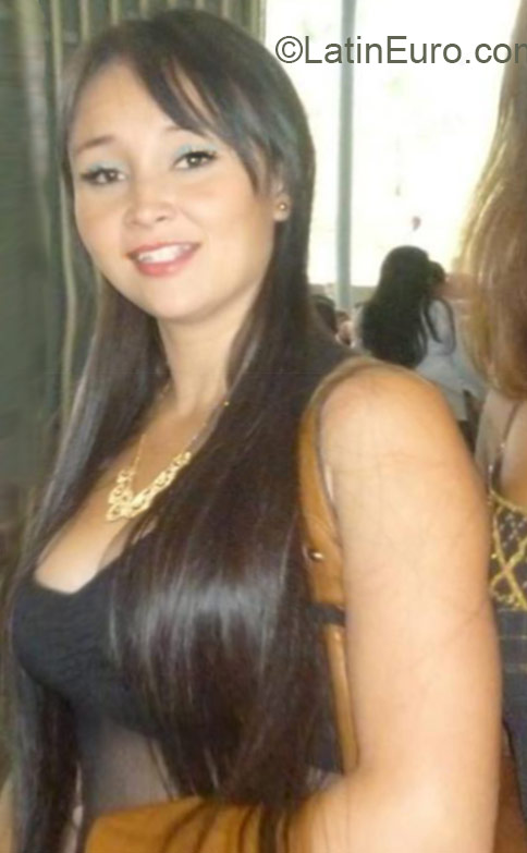 Date this charming Colombia girl Nikole from Medellin CO17561