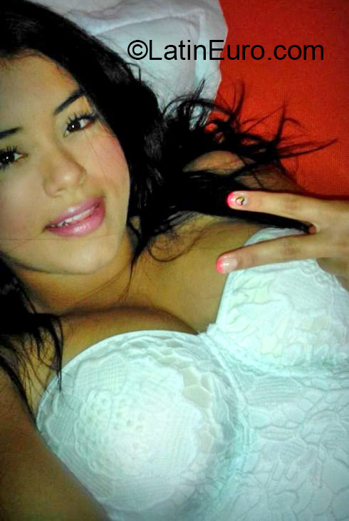 Date this passionate Colombia girl Estefany from Pereira CO17734