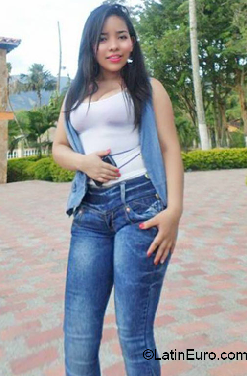 Date this foxy Colombia girl Liliana from Medellin CO17763