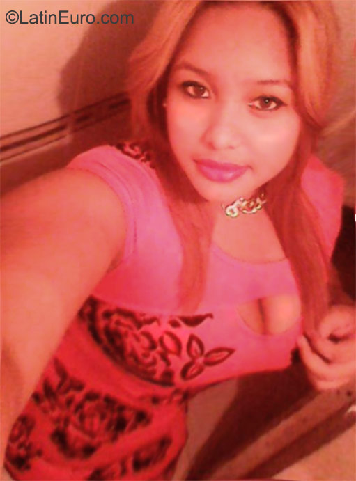 Date this attractive Dominican Republic girl Miledy from Santiago DO22950