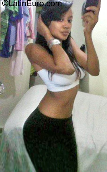 Date this young Dominican Republic girl Ana from Santo Domingo DO23013