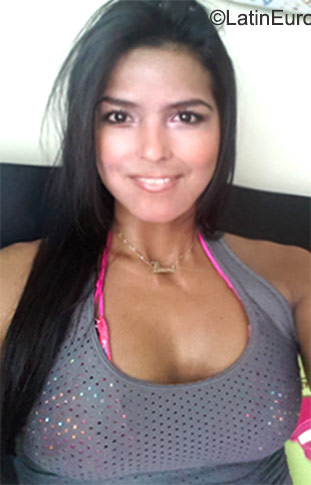 Date this sultry Colombia girl Laura from Bogota CO17896