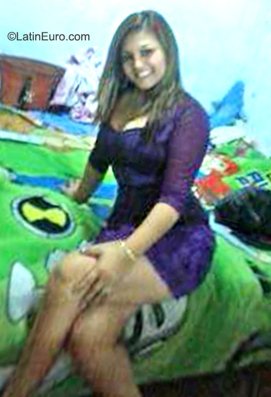 Date this young Peru girl Nilda from Lima PE1070
