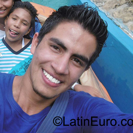 Date this cute Colombia man Esteven from Bogota CO17936