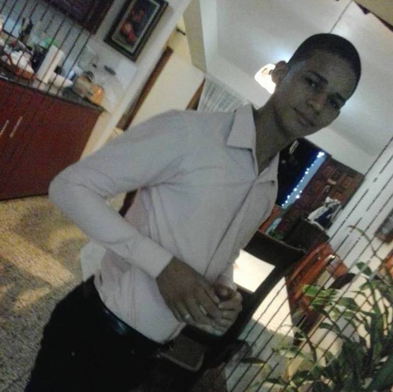 Date this young Dominican Republic man Wellington from Santo Domingo DO23086