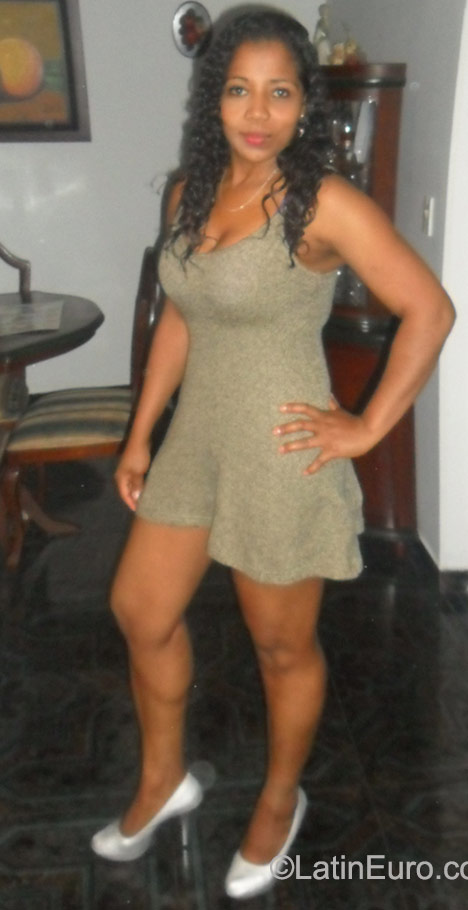 Date this sultry Colombia girl Pilar from Bogota CO17982