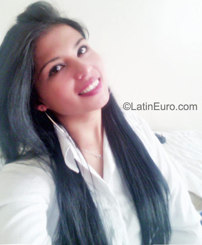 Date this hot Colombia girl Danna from Bogota CO18165