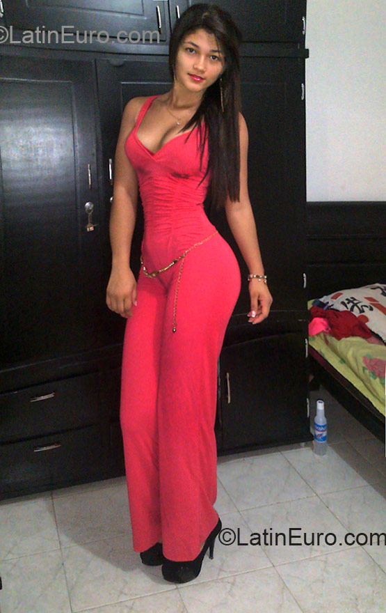 Date this beautiful Colombia girl Angelicia from Apartado CO18296