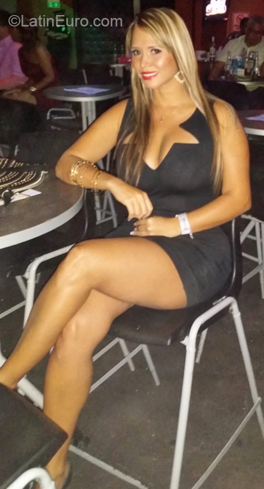 Date this delightful Colombia girl Tatiana from Cali CO18309