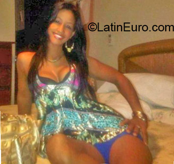 Date this beautiful Dominican Republic girl Scarlet from San Pedro De Macoris DO24048