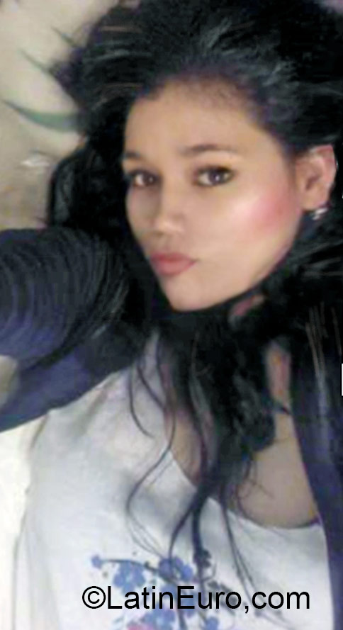 Date this nice looking Colombia girl Stefania from Bogota CO18385