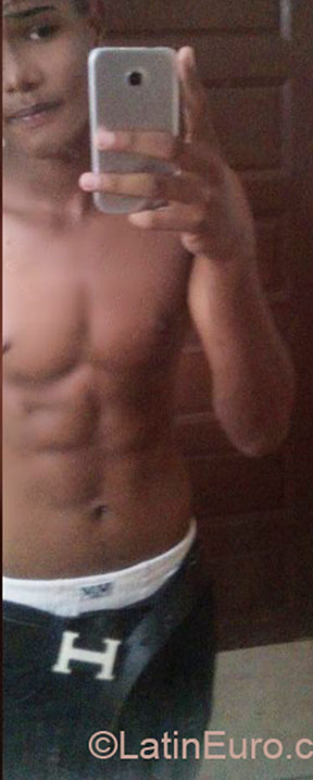 Date this sultry Dominican Republic man Kendry from Santo Domingo DO24248