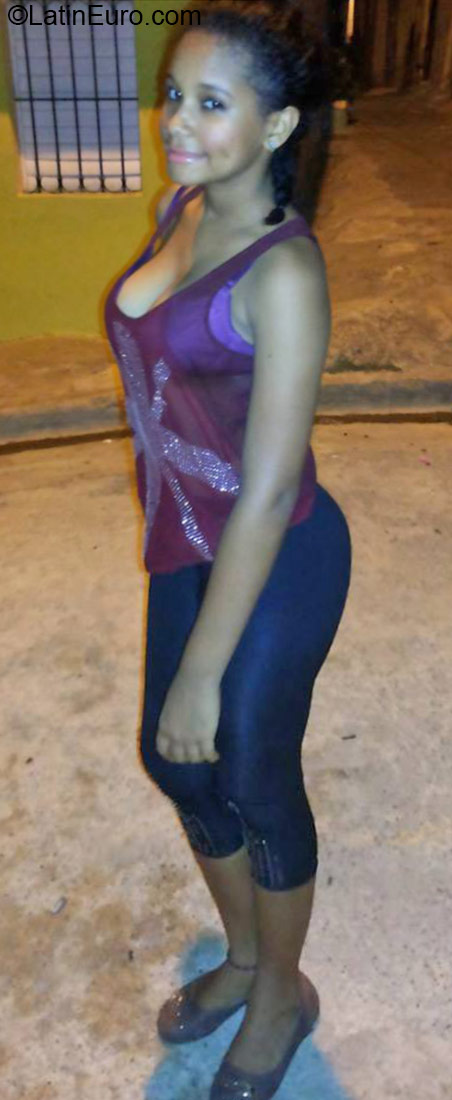 Date this athletic Dominican Republic girl Jarlin from Higuey DO24520