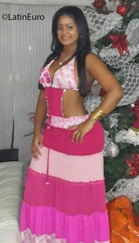 Date this exotic Colombia girl Yohanna from Cali CO18567