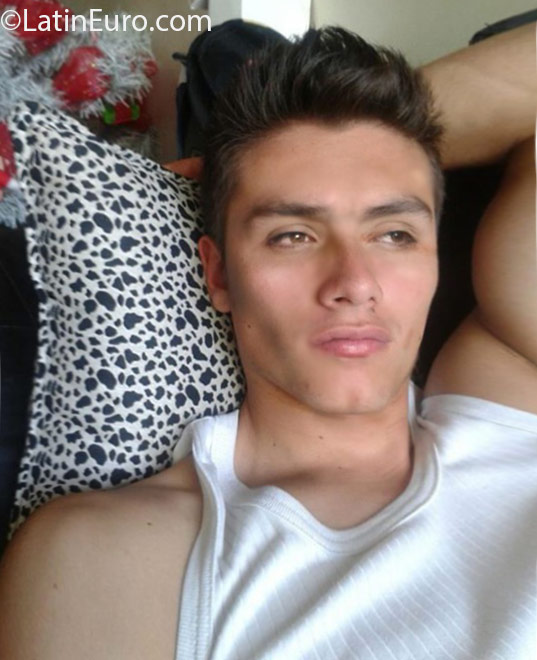 Date this cute Colombia man Jonathan from Bogota CO18623
