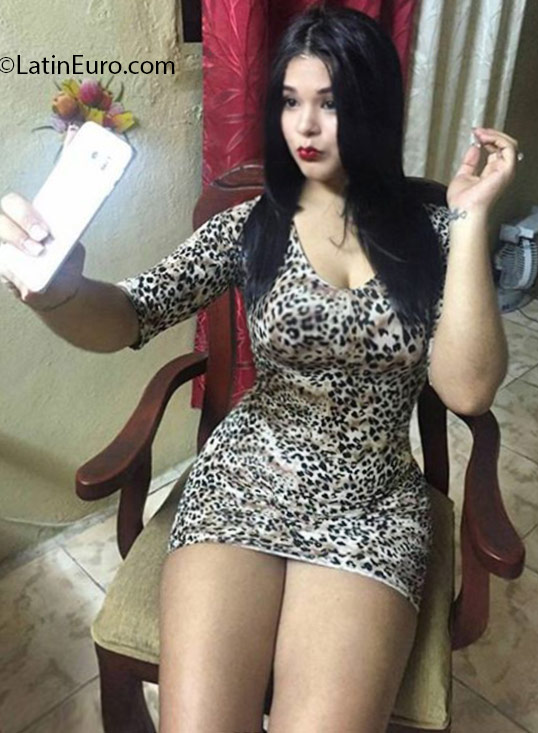 Date this good-looking Dominican Republic girl Francisca from Santo Domingo DO25125