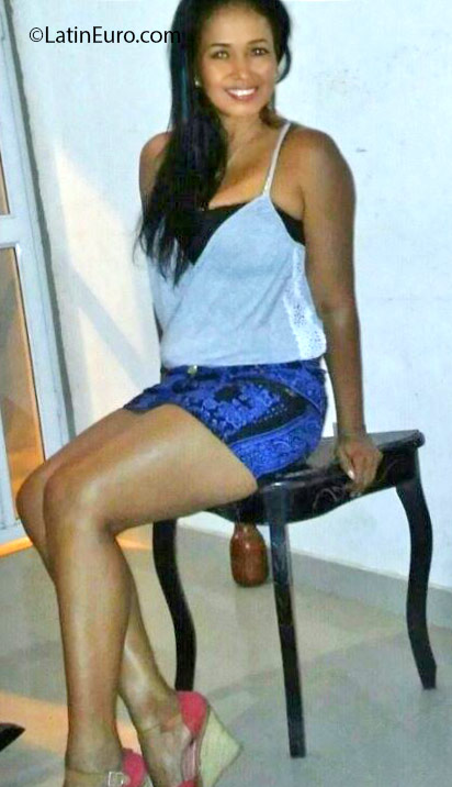 Date this young Colombia girl Verlis from Cartagena CO18773