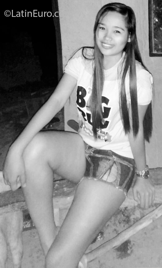 Date this young Philippines girl Lea from Cebu City PH885