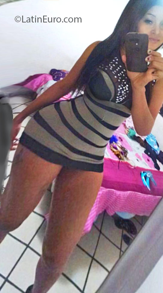 Date this sultry Dominican Republic girl Helen from San Pedro De Macoris DO25263