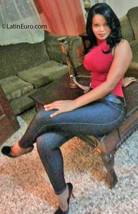 Date this beautiful Dominican Republic girl Mariel from Santo Domingo DO25336