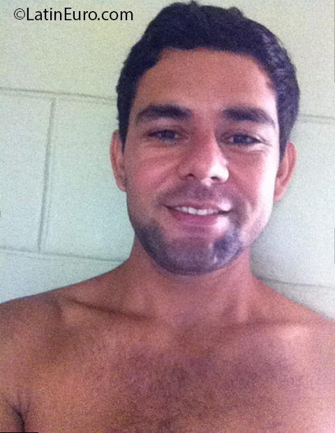 Date this hard body Honduras man Luis from El Progreso HN2108