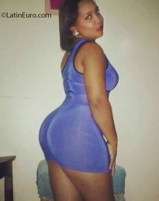 Date this exotic Dominican Republic girl Yolania from Bonao DO25553