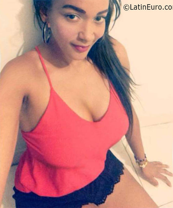 Date this young Colombia girl Dyliu from Cali CO19011