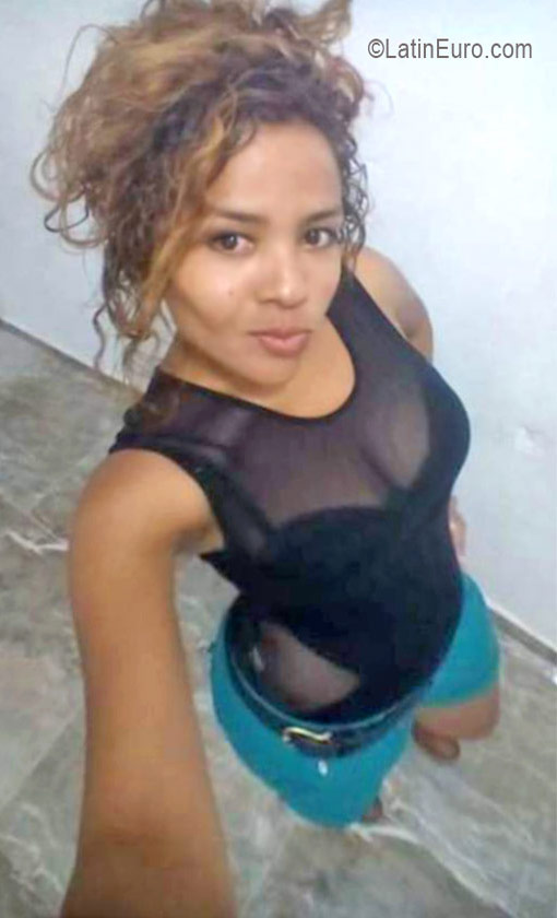 Date this passionate Colombia girl Maricel from Barranquilla CO19111