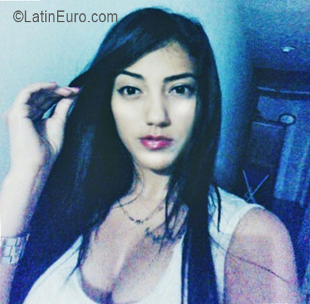 Date this beautiful Colombia girl JOHANA from Medellin CO19481